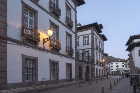 Palacio Arizkunenea de Elizondo visto de un lado.