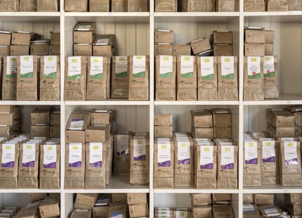Estantería de productos ecológicoe