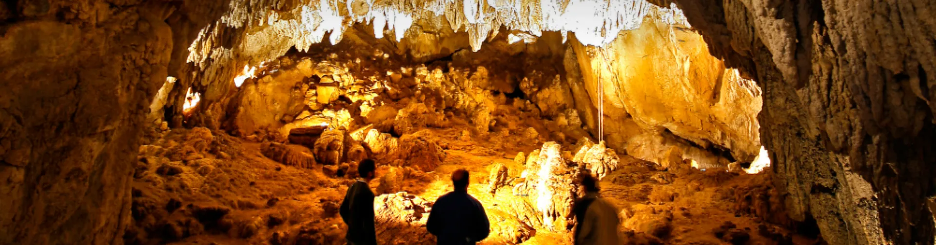 Día de las Cuevas de Ikaburu