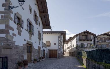 Cojunto de casas tradicionales en Legasa