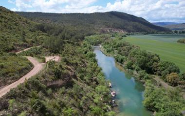 Río Aragón con bosque desde Mirador Paseo del Papa, Sendero Urdina, Comarca de Sangüesa.