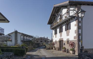 Conjunto de casas tradicionales en Elbete.