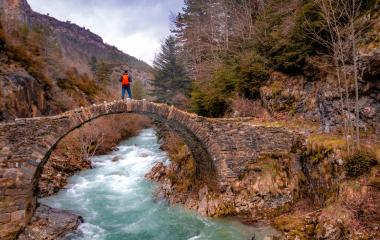 Valle de Belagua y Reserva Natural de Larra | Puente románico